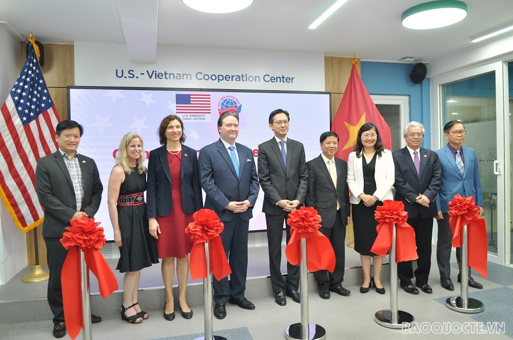 U S -Vietnam Cooperation Center opens in Hanoi